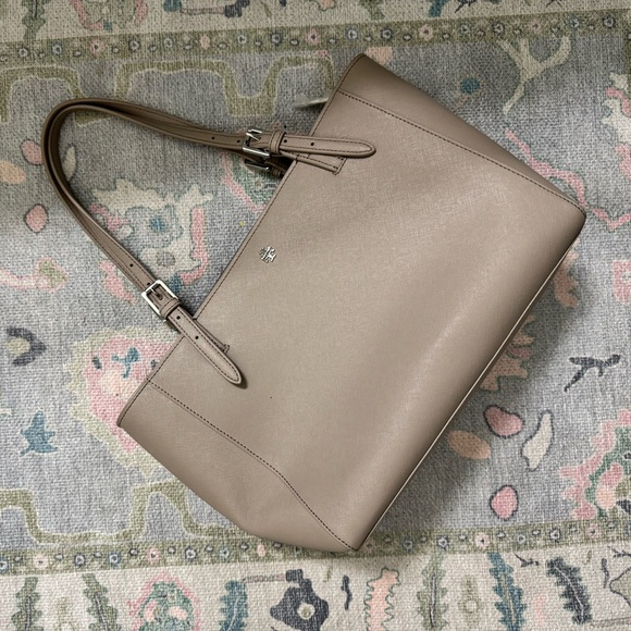 Tory Burch York Buckle Tote - Picture 2 of 10